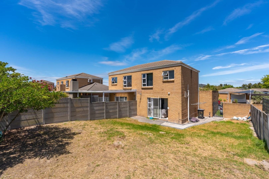 2 Bedroom Property for Sale in Protea Heights Western Cape